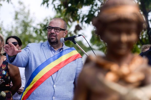 Cât timp a fost primar la Sectorul 4, Cristian Popescu-Piedone a permis fabricii Pionierul să se transforme, în mod ilegal, în centru de activități cultural-sportive. FOTO: Dragoș Savu/Mediafax. 